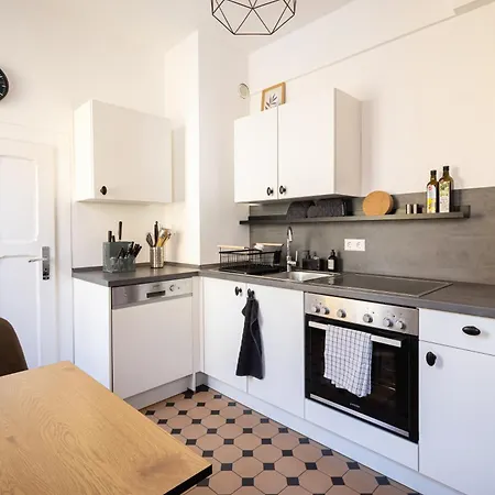 Apartment Modernes In Altstadtnähe - Kostenloser Parkplatz *